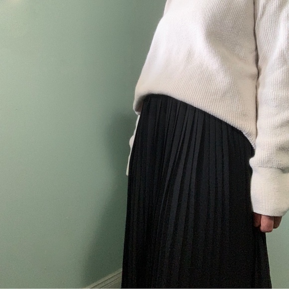 CLUB MONACO lace trim pleated midi skirt - Picture 5 of 13